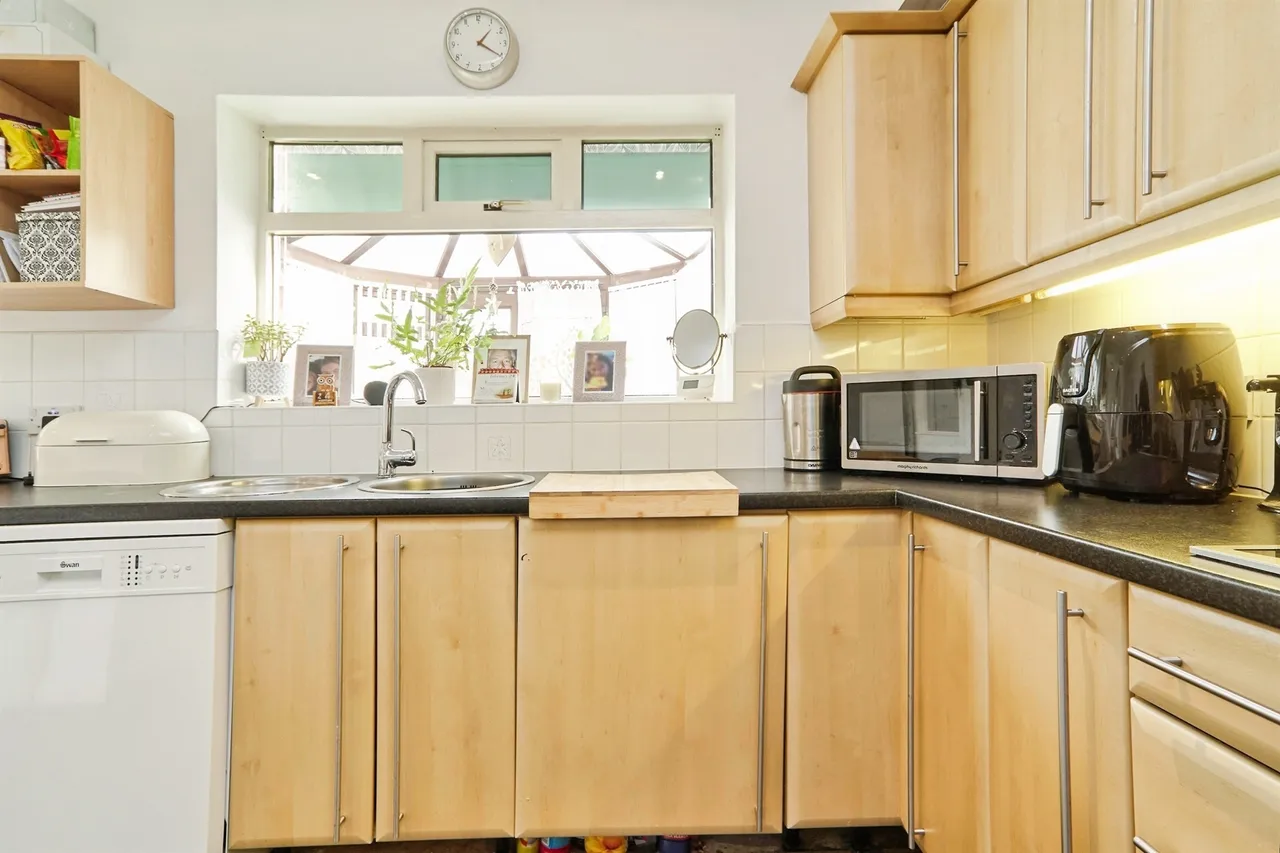 Stonebridge Lane, Leeds, photo 6