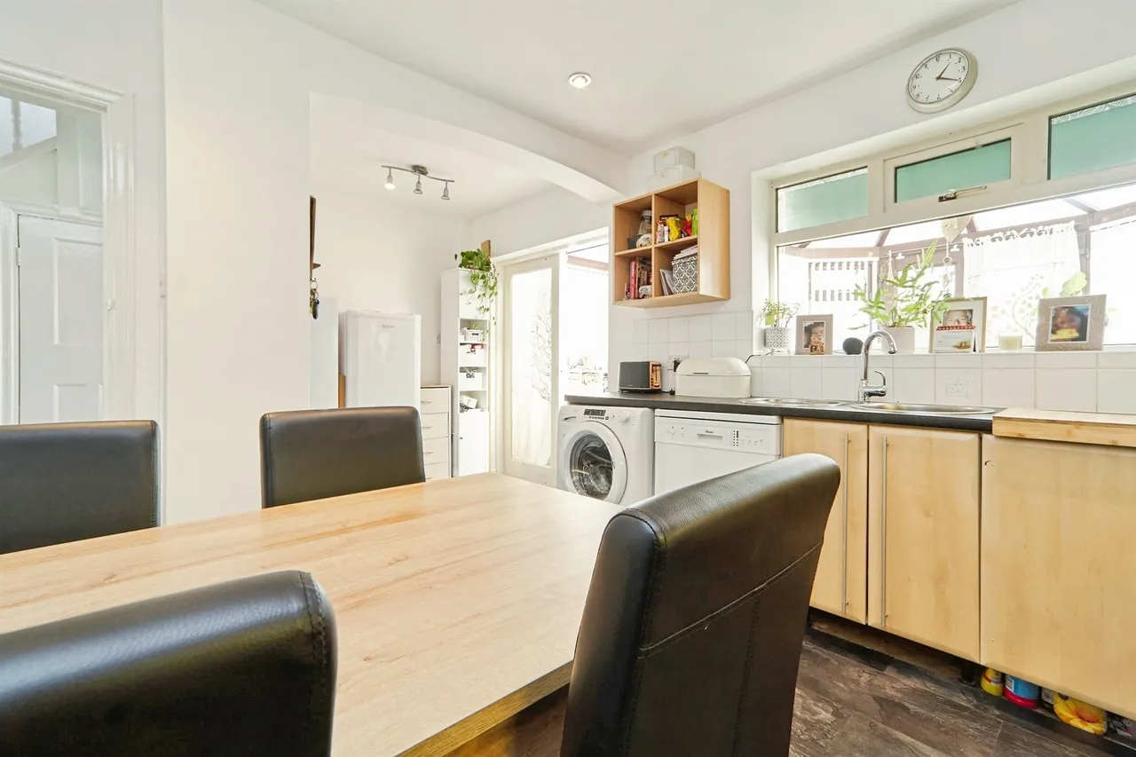 Stonebridge Lane, Leeds, photo 5