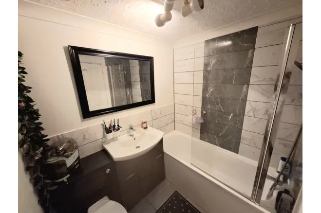 Rowe Mead, Chippenham, photo 6