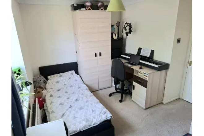 Rowe Mead, Chippenham, photo 8