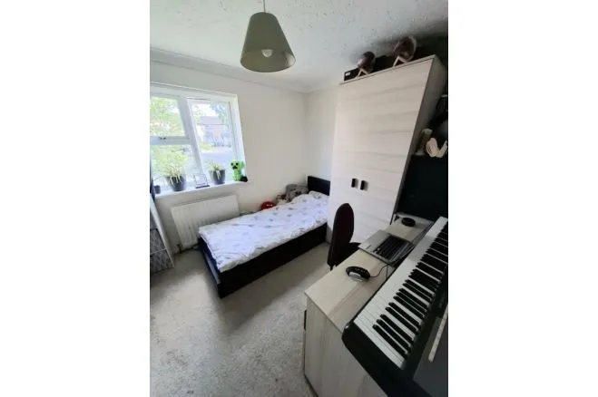 Rowe Mead, Chippenham, photo 9