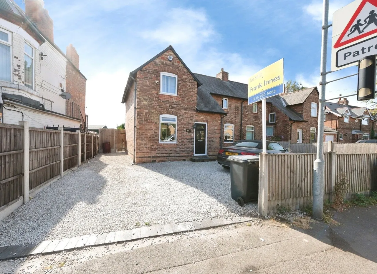 3 bed house for sale, Vale Road, Colwick, NG4