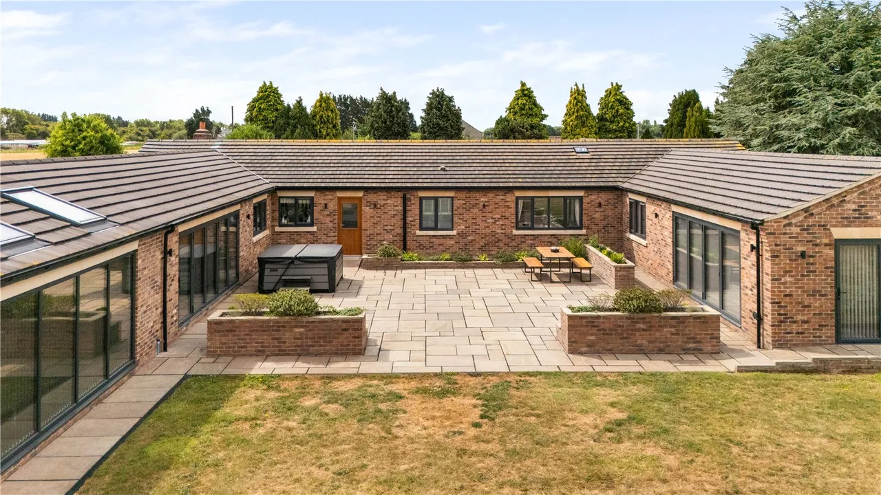 Akeferry Road, Haxey, photo 3