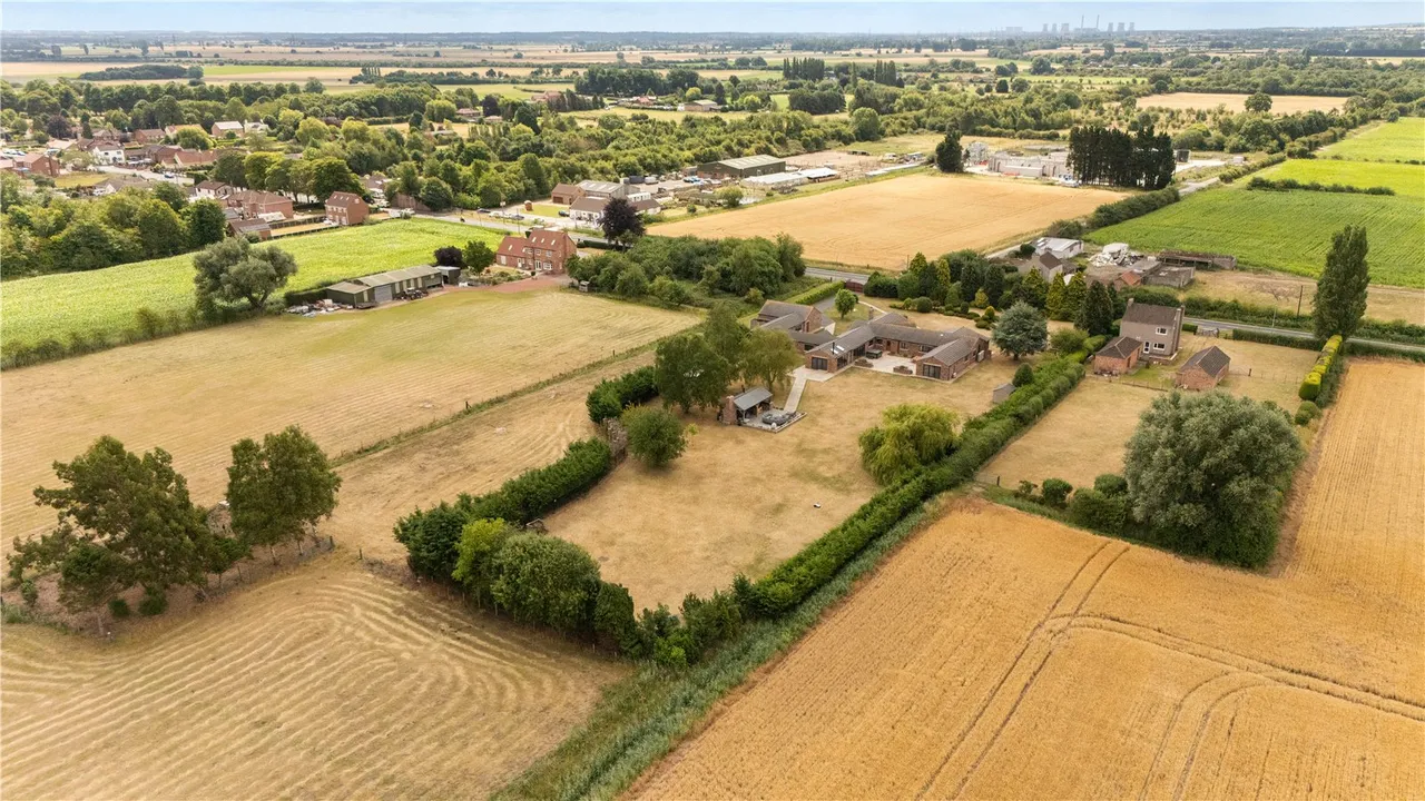 Akeferry Road, Haxey, photo 4