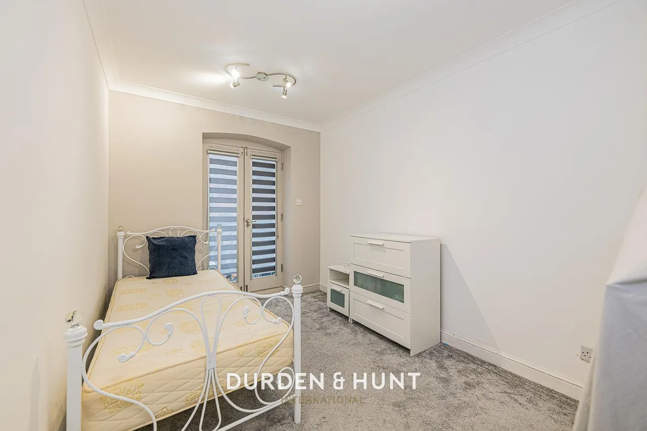 Epping New Road, Buckhurst Hill, IG9, photo 13
