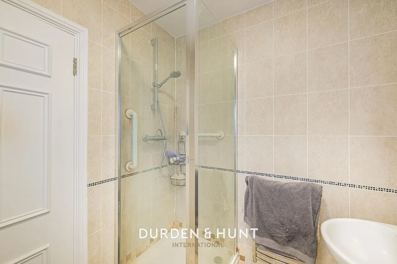 Epping New Road, Buckhurst Hill, IG9, photo 12