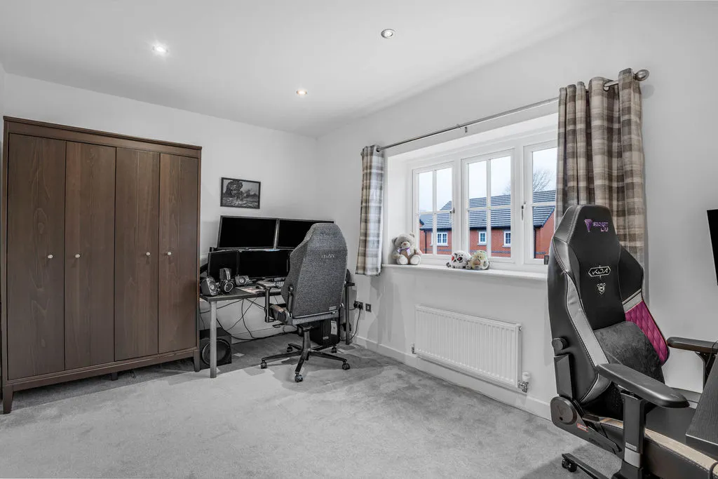 Claybank Street, Heywood OL10 4TJ, photo 12