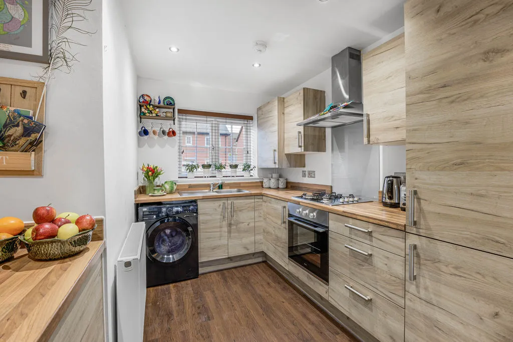 Claybank Street, Heywood OL10 4TJ, photo 6