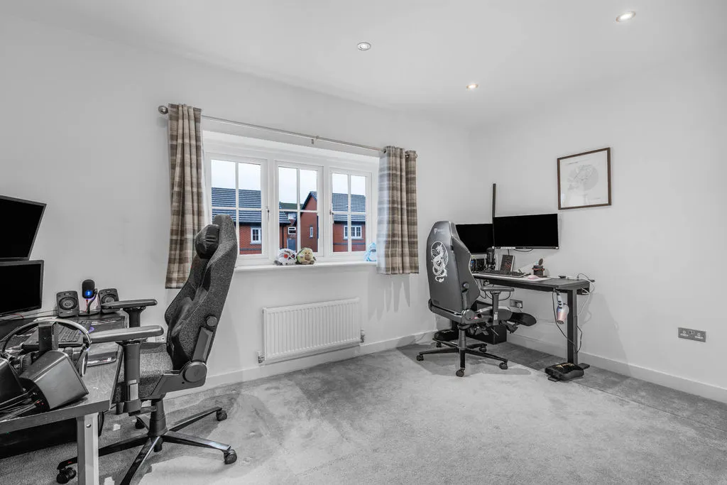 Claybank Street, Heywood OL10 4TJ, photo 11