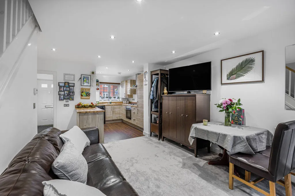 Claybank Street, Heywood OL10 4TJ, photo 4