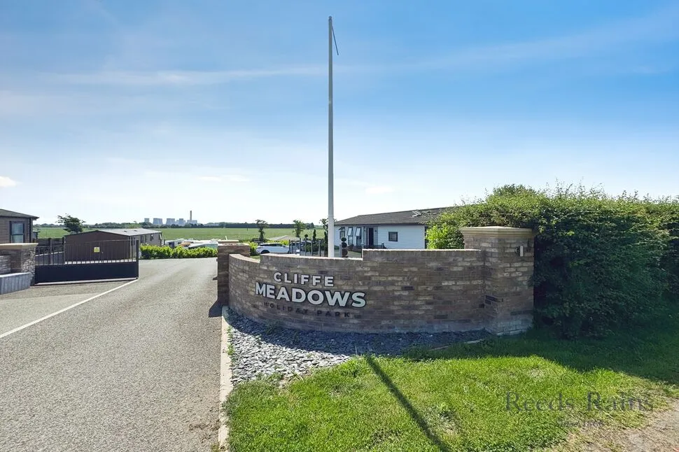 Cliffe Meadows, Cliffe, North Yorkshire, YO8, photo 7