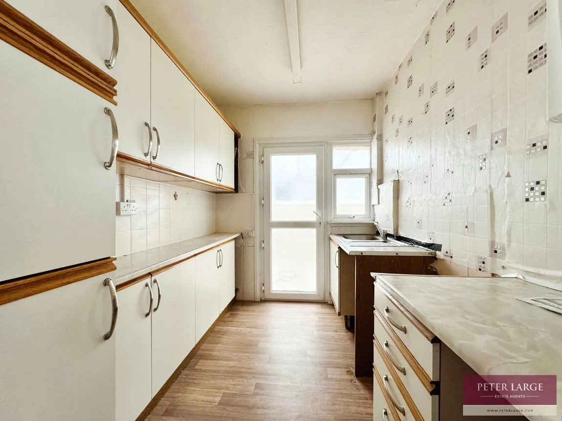 Carlisle Avenue, Rhyl, Denbighshire, LL18 3UD, photo 5