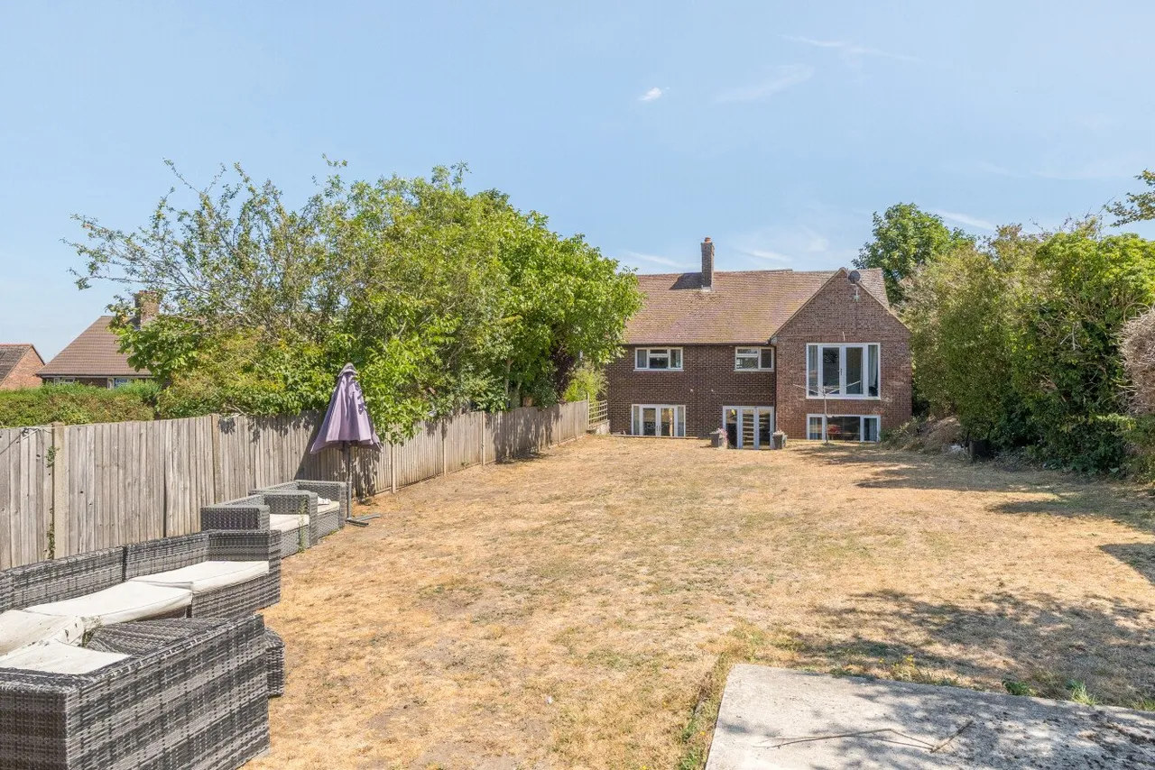 5 bed house for sale — Layhams Road, West Wickham, BR4