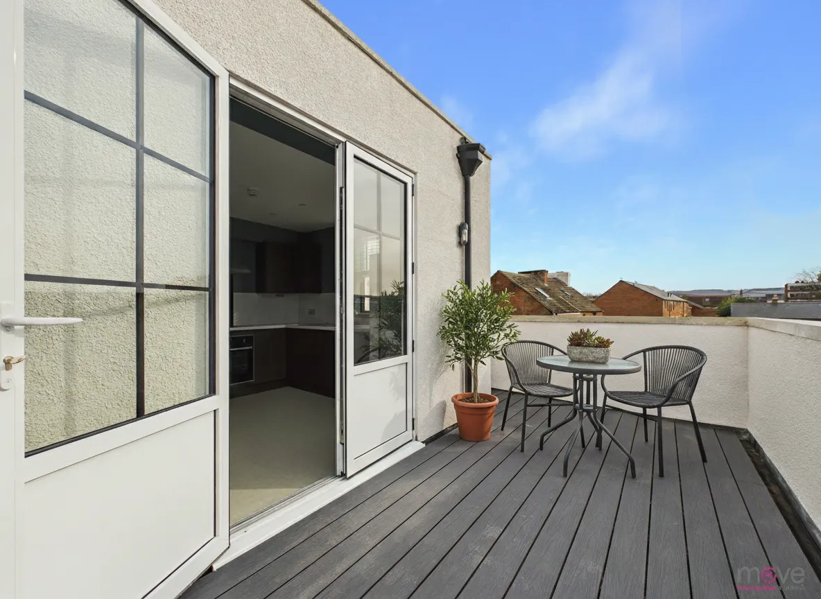 Room 15, 4&6 Russell Street, Gloucester, GL1 1DZ, photo 2