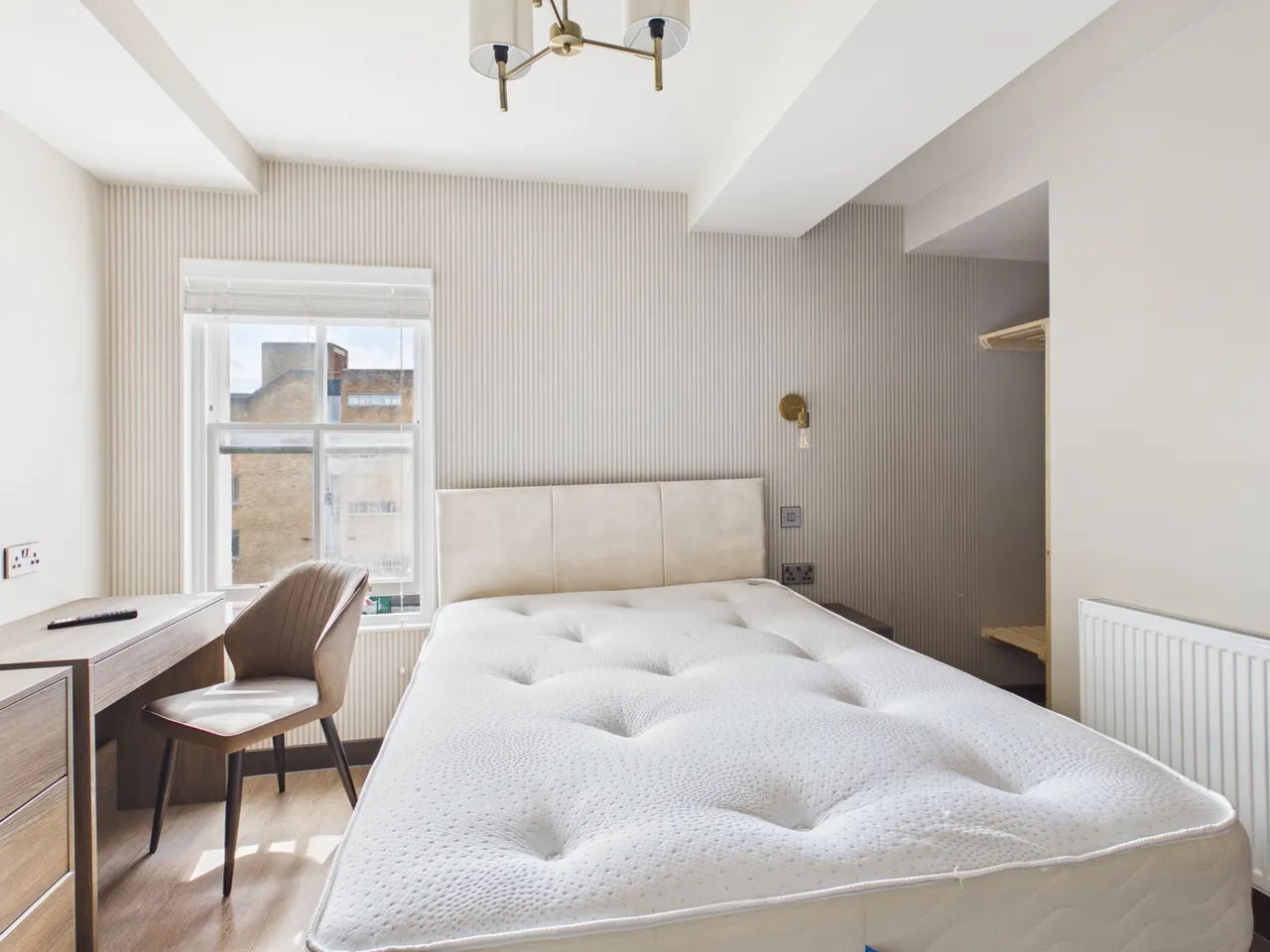 Room 15, 4&6 Russell Street, Gloucester, GL1 1DZ, photo 4