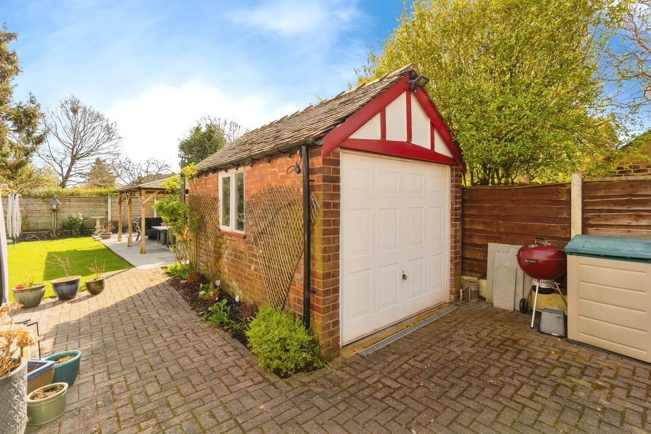 Briarlands Avenue, Sale, Greater Manchester, M33, photo 18