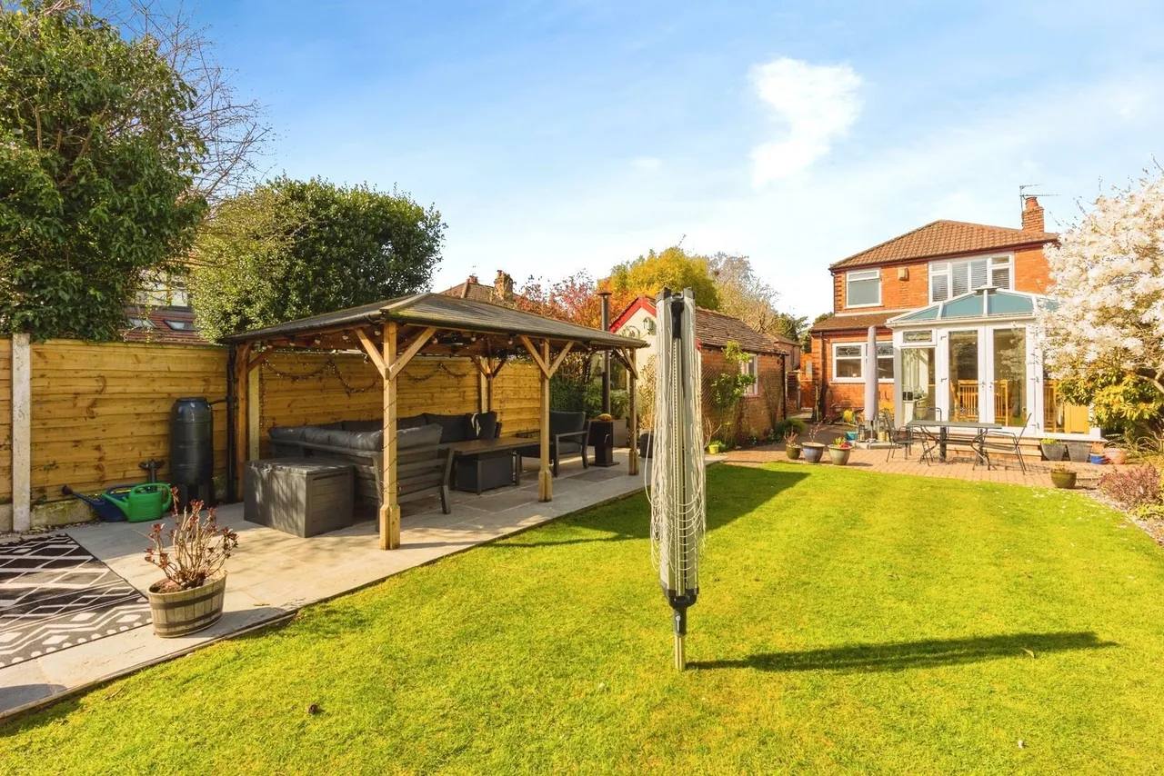 Briarlands Avenue, Sale, Greater Manchester, M33, photo 4