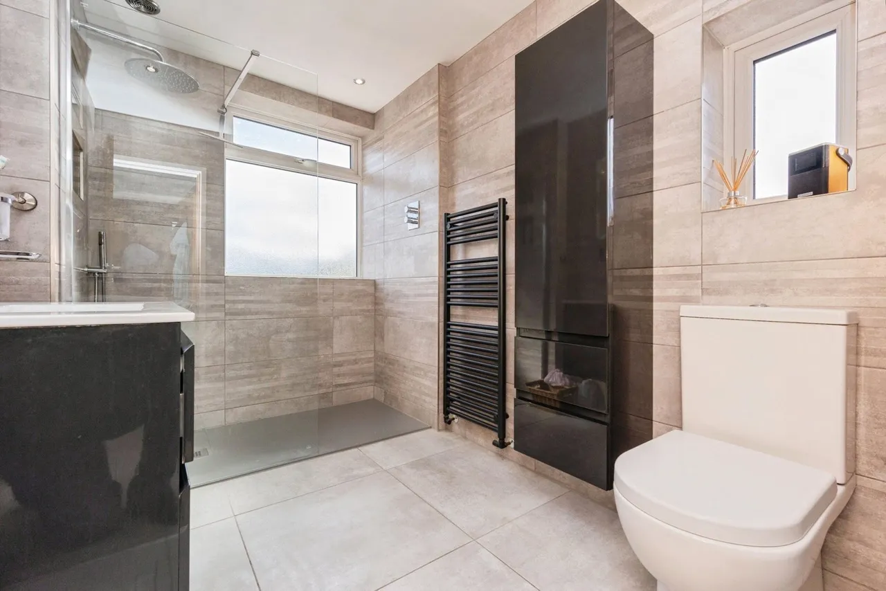 Briarlands Avenue, Sale, Greater Manchester, M33, photo 9