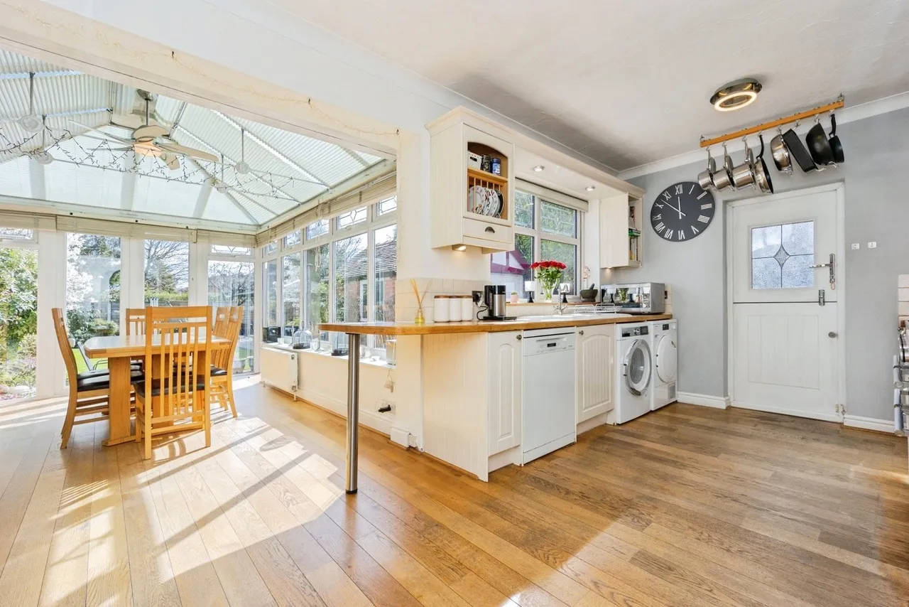 Briarlands Avenue, Sale, Greater Manchester, M33, photo 8