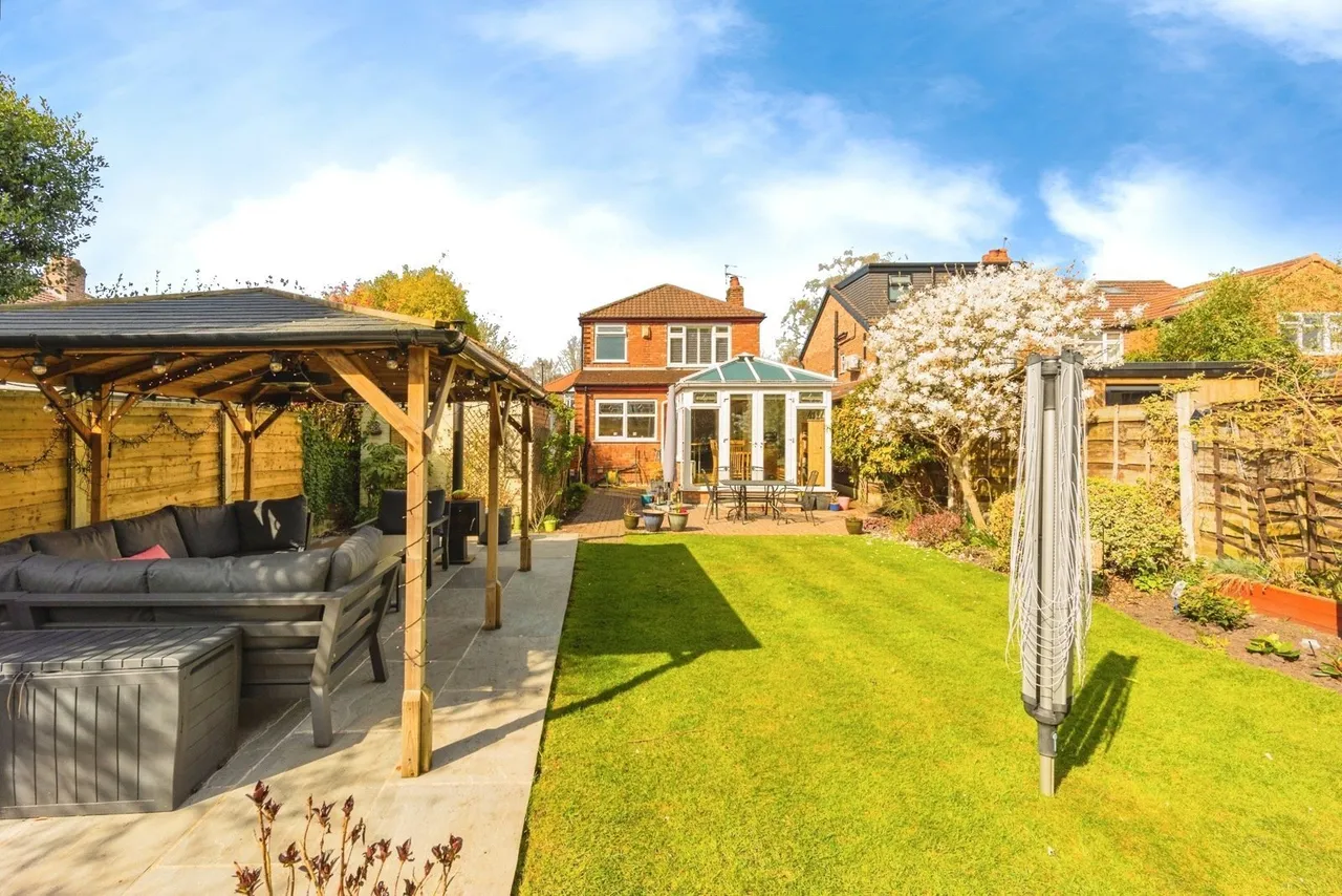Briarlands Avenue, Sale, Greater Manchester, M33, photo 15