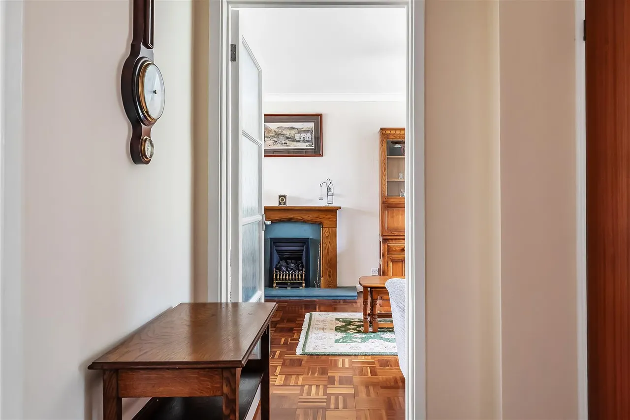 Agates Lane, Ashtead, KT21, photo 8