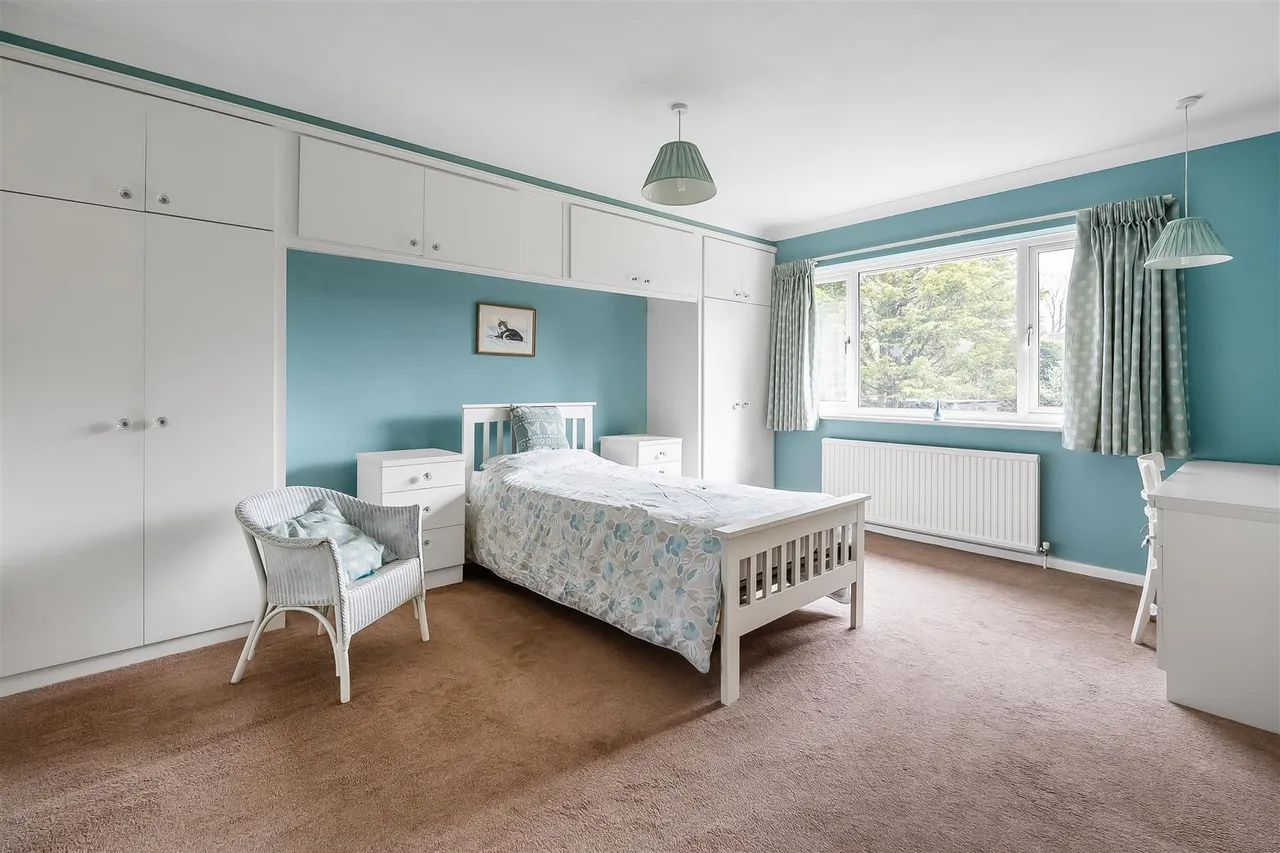 Agates Lane, Ashtead, KT21, photo 7