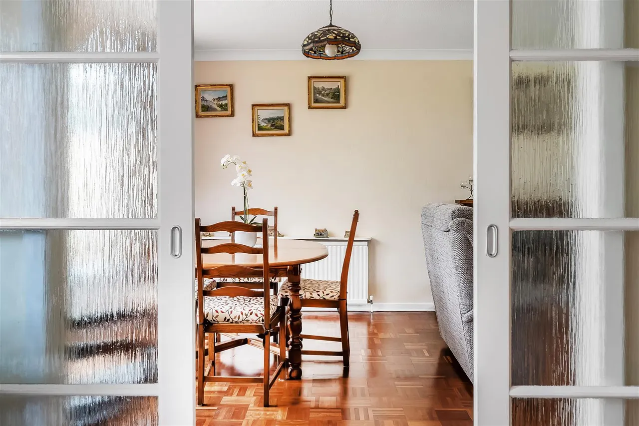 Agates Lane, Ashtead, KT21, photo 9