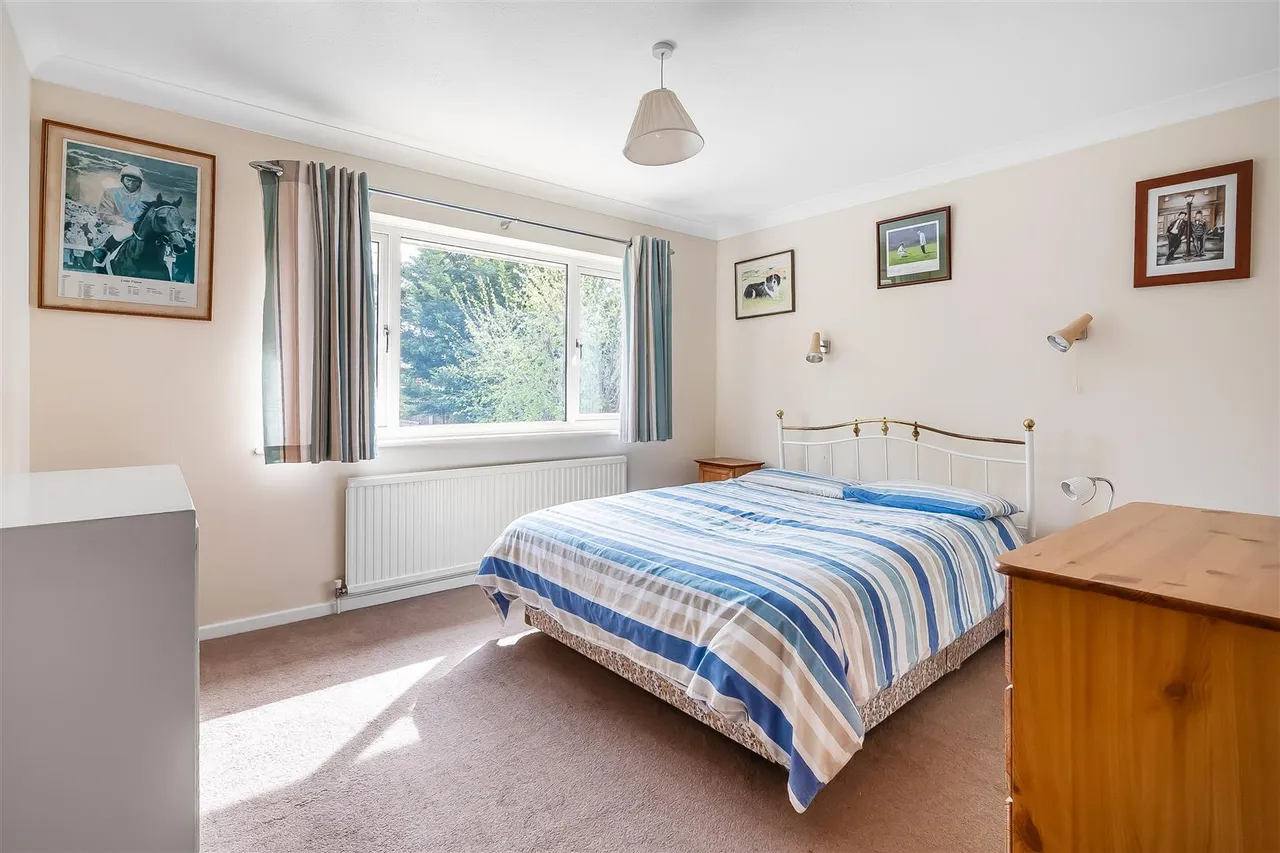 Agates Lane, Ashtead, KT21, photo 13