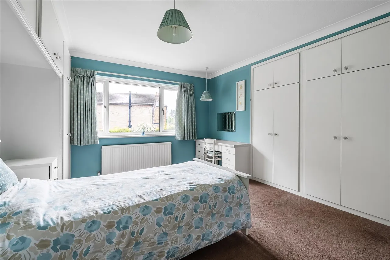 Agates Lane, Ashtead, KT21, photo 4