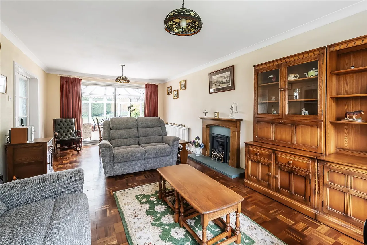 Agates Lane, Ashtead, KT21, photo 5