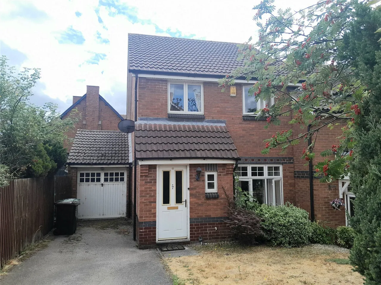3 bed house for sale — Holbrook Grove, Marston Green, Birmingham, B37