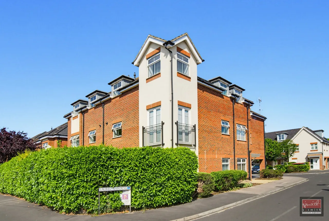 1 bed flat for sale, Laurel Gardens