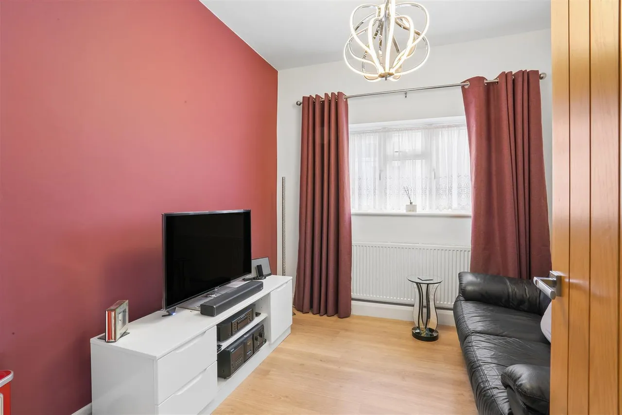 Chapel Way, Epsom, KT18, photo 24