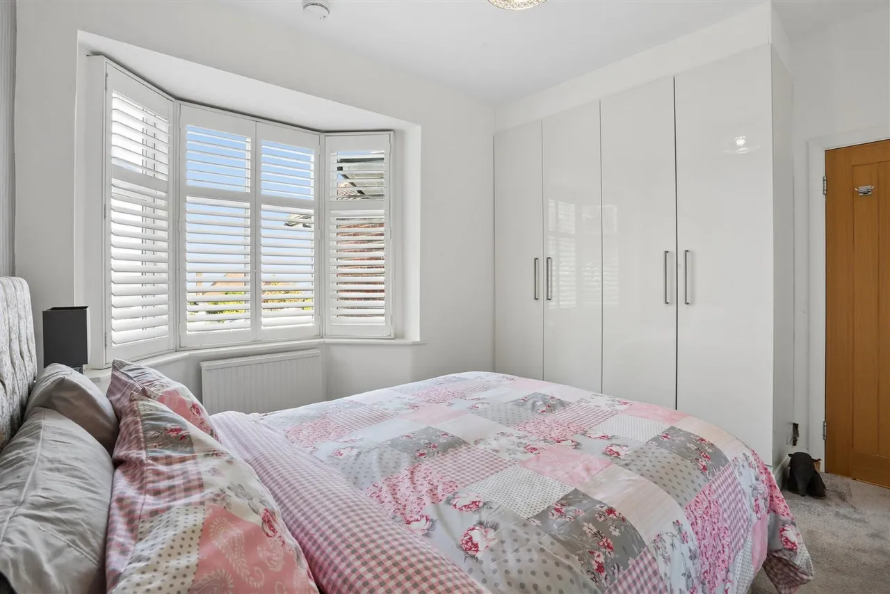 Chapel Way, Epsom, KT18, photo 22