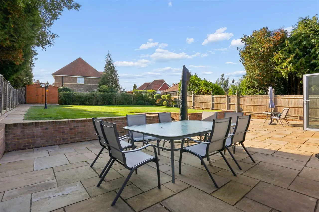 Chapel Way, Epsom, KT18, photo 16