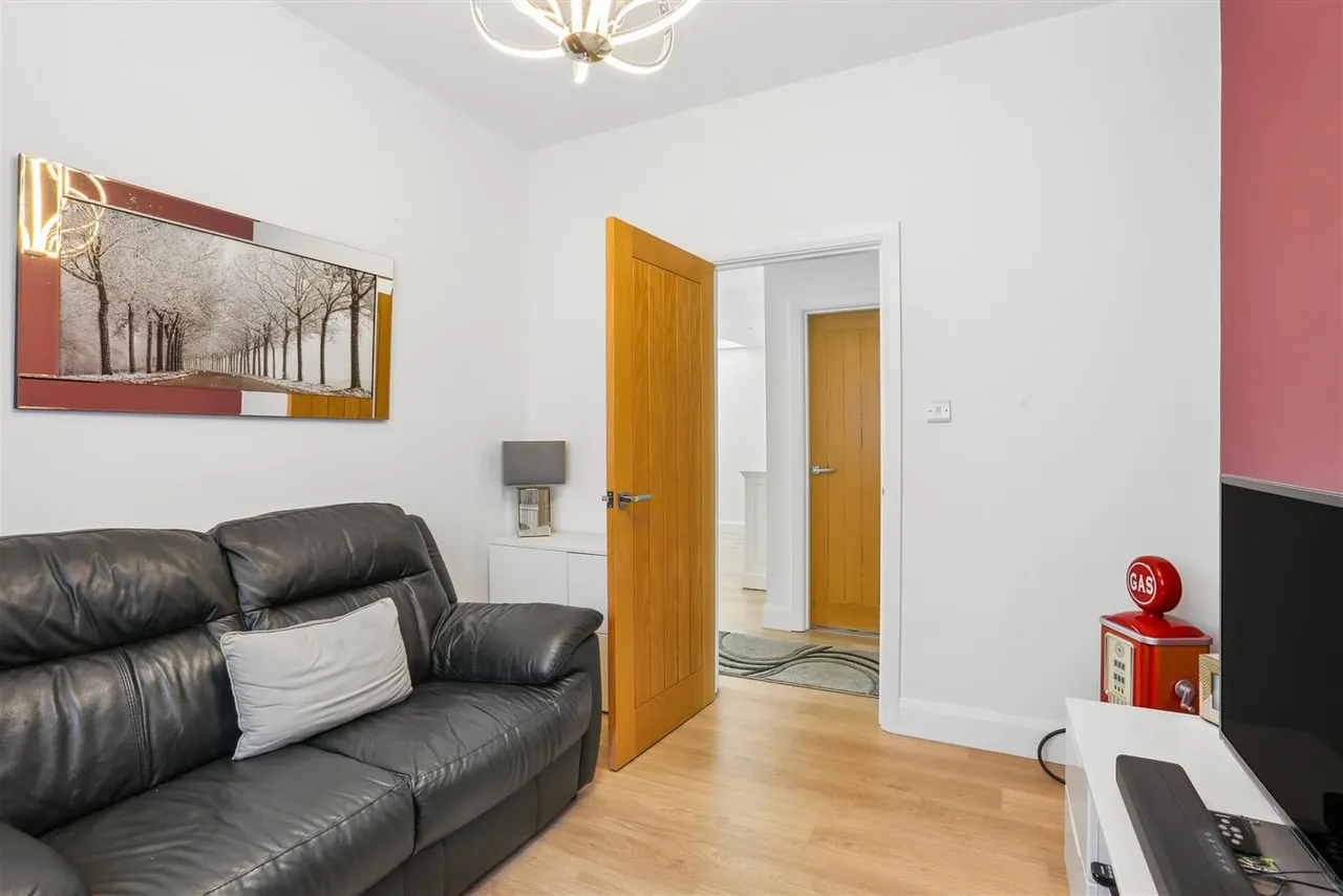 Chapel Way, Epsom, KT18, photo 25