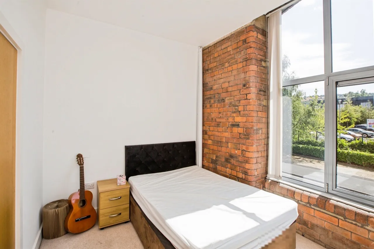 Dewsbury Road, Elland, HX5, photo 11