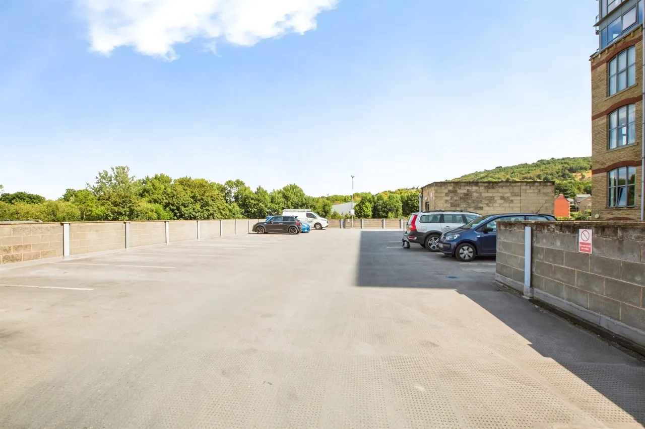 Dewsbury Road, Elland, HX5, photo 10