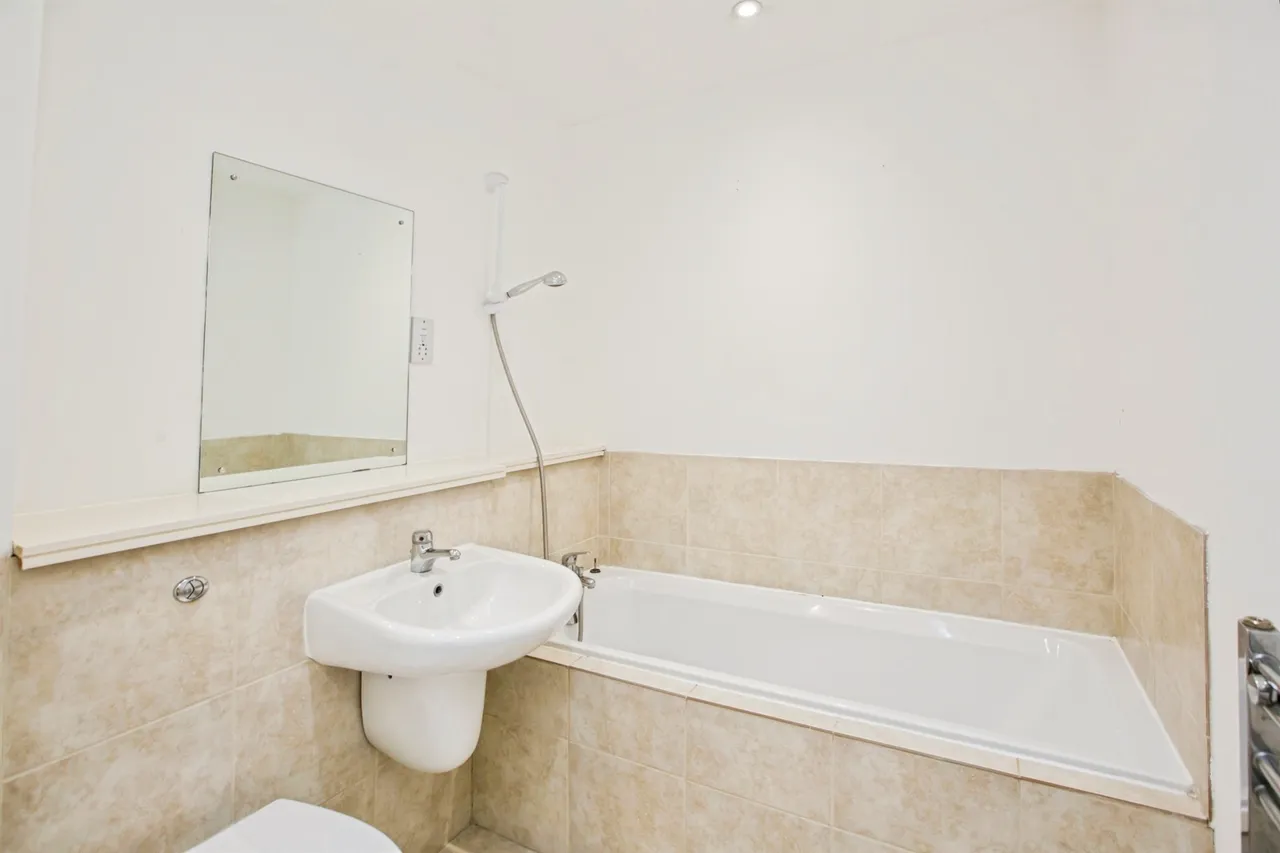 Dewsbury Road, Elland, HX5, photo 14