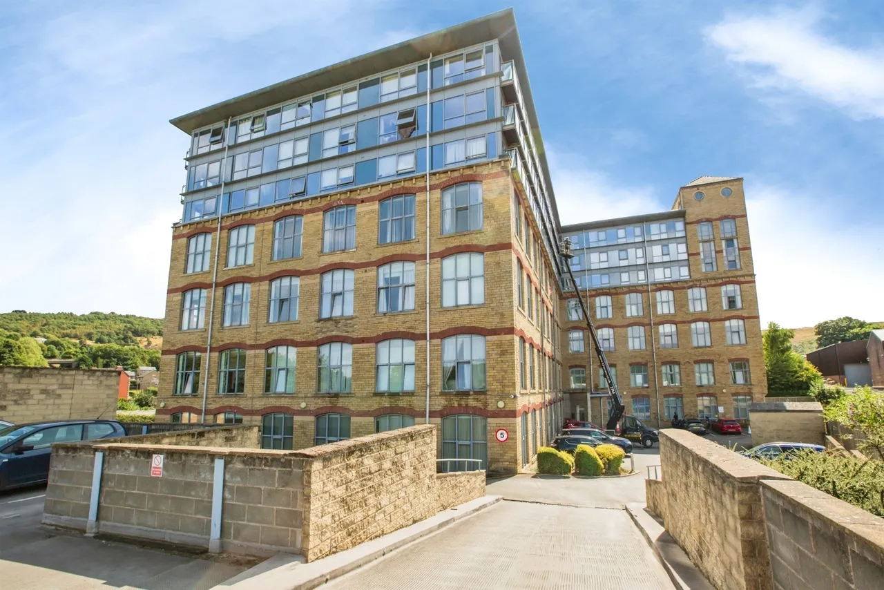 Dewsbury Road, Elland, HX5, photo 12