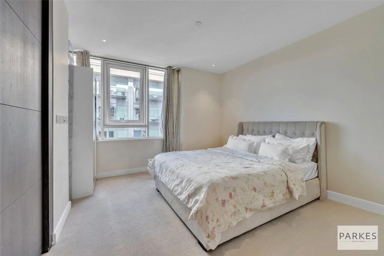 Sopwith Way, London, SW11 8NS, photo 4