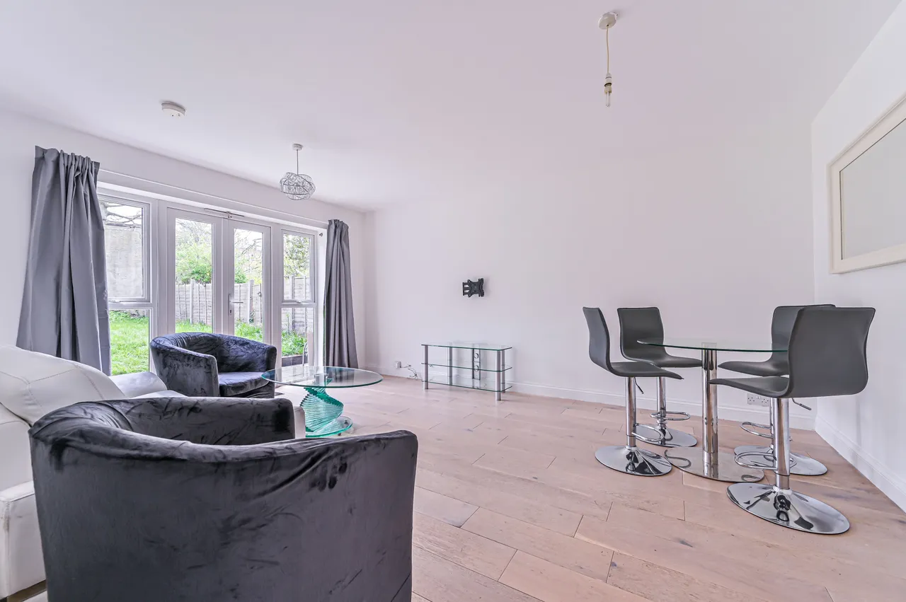 Flat 1, 1b Montrell Road, London, photo 5