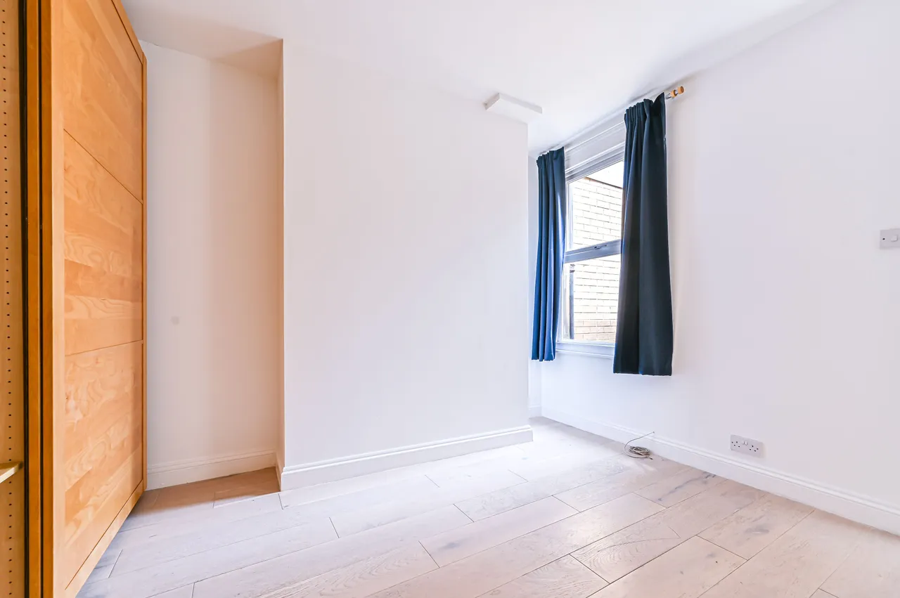 Flat 1, 1b Montrell Road, London, photo 10