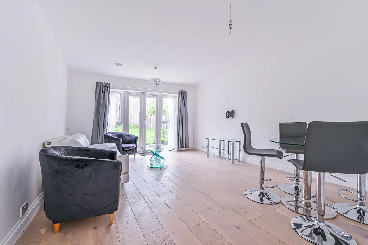 Flat 1, 1b Montrell Road, London, photo 4