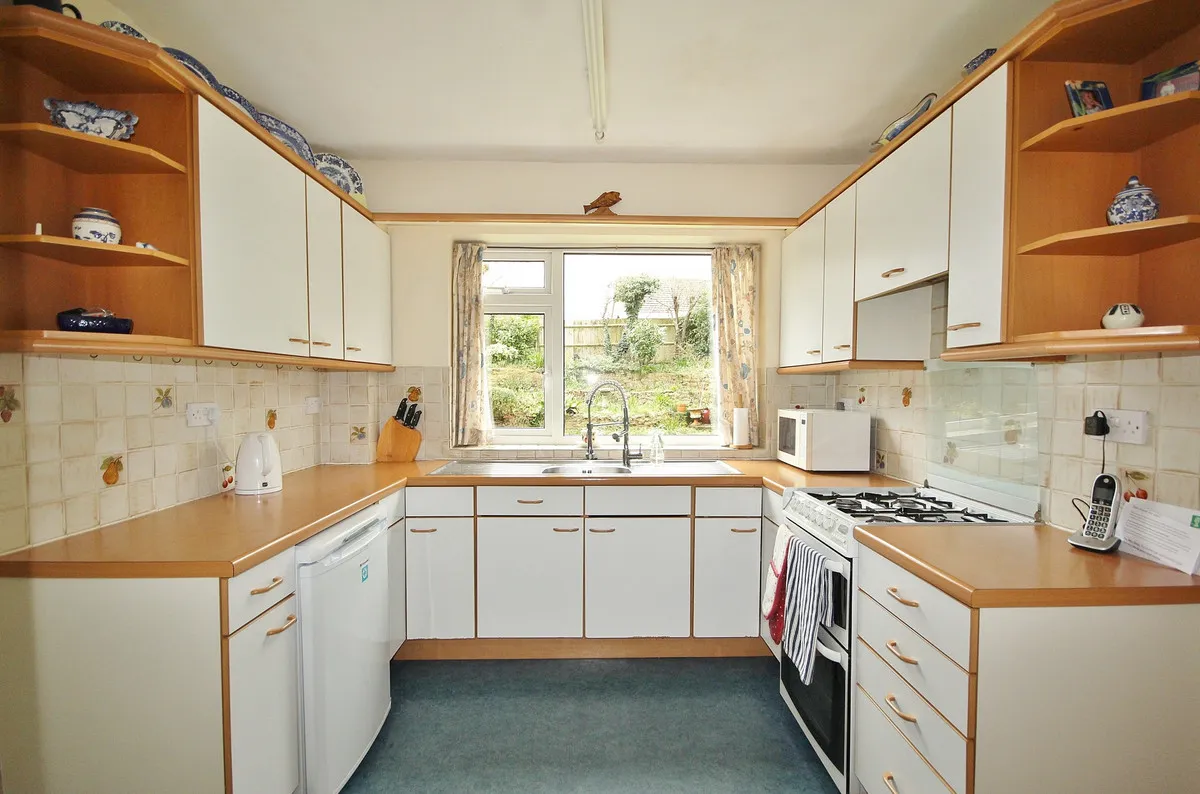 Marlborough Crescent, Long Hanborough, photo 3