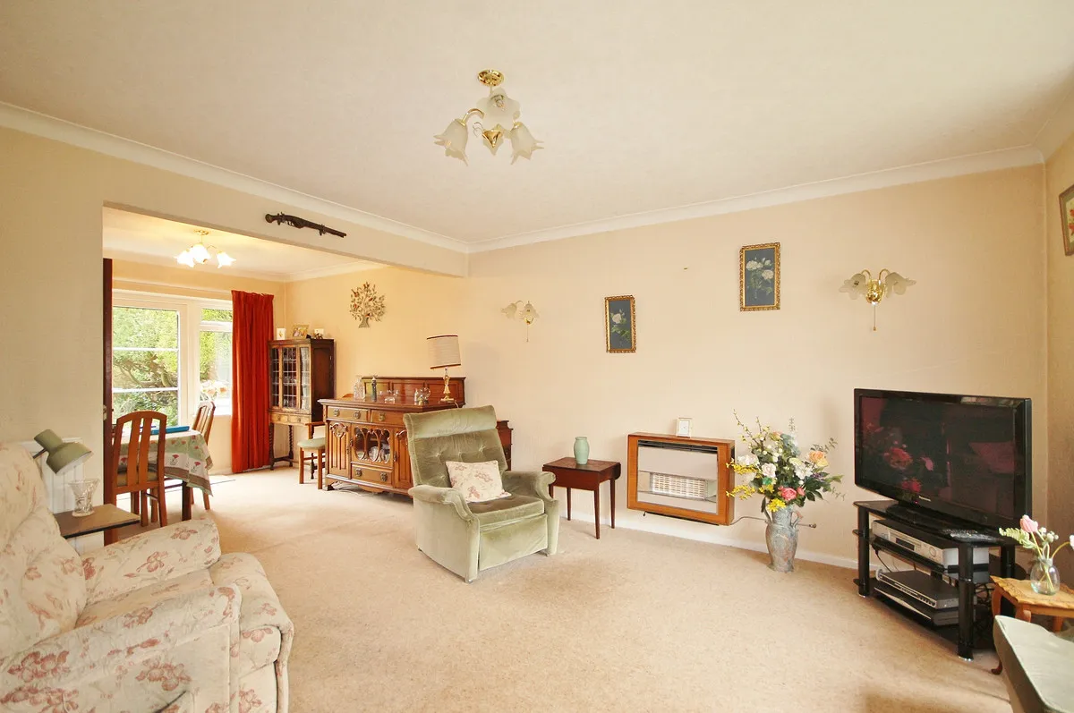 Marlborough Crescent, Long Hanborough, photo 2