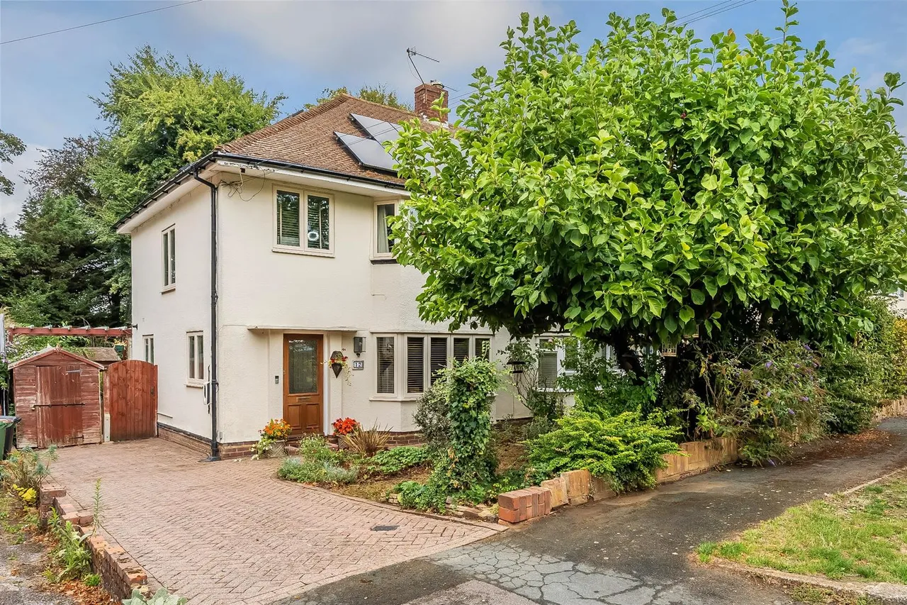 3 bed house for sale, Swanns Meadow, Great Bookham, KT23
