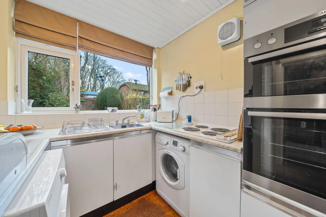 Greenway, Ashton-In-Makerfield, Wigan, Wigan, WN4 9TE, photo 10
