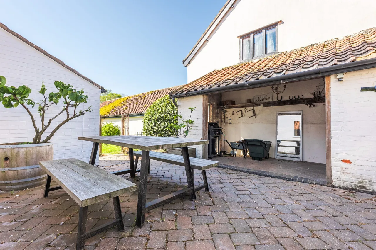 Historic Country House Near Aslacton, photo 4