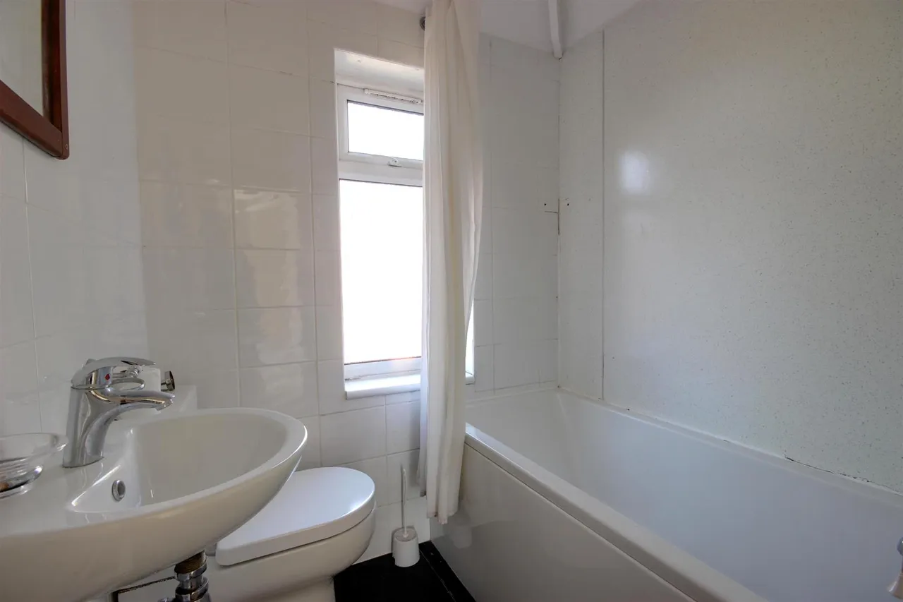 Hotham Road South, Hull, photo 13